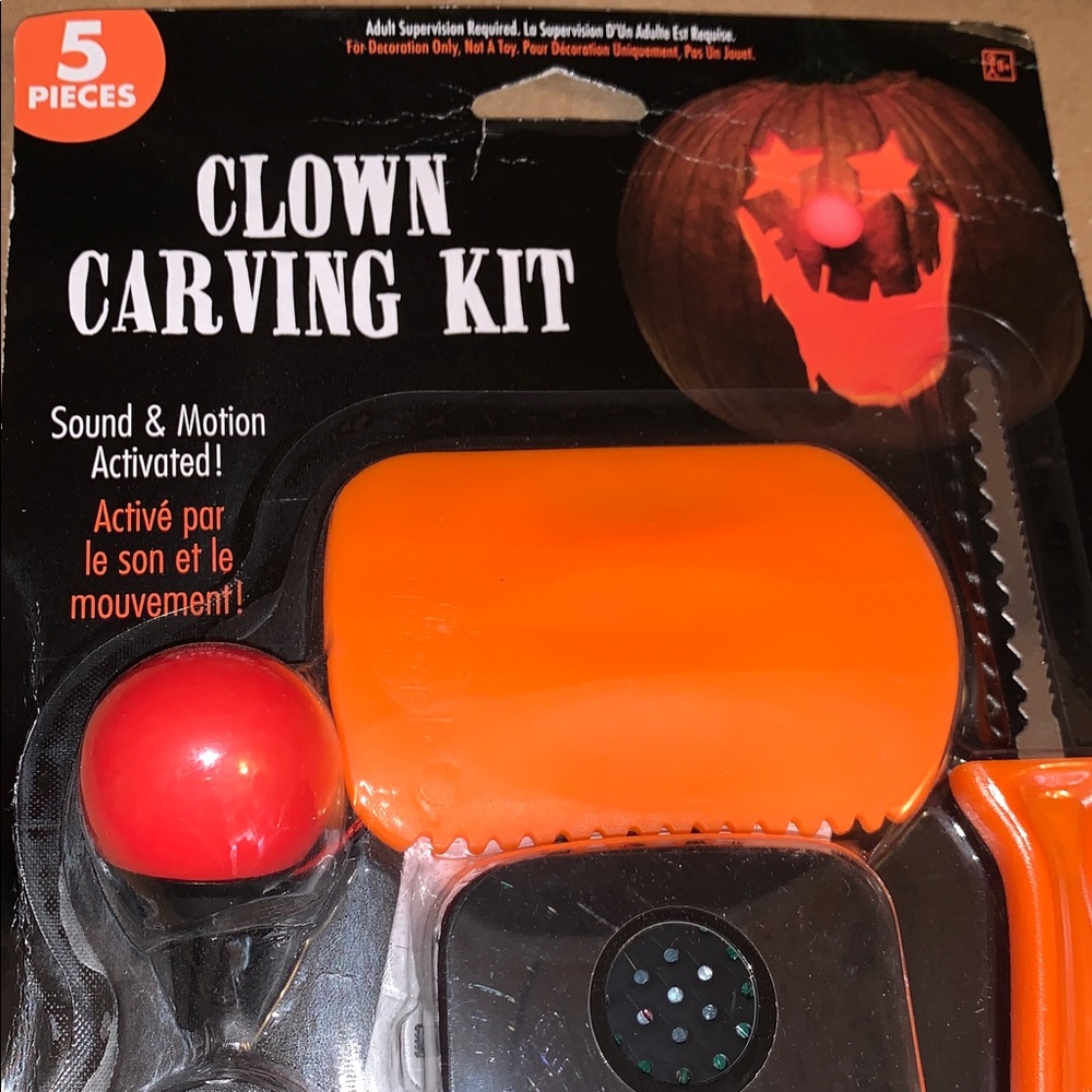 NEW, NEVER USED 5 PC Clown Carving Kit - SOUND & MOTION ACTIVATED w/ Tools